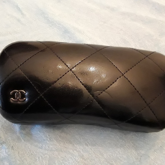 Authentic CHANEL leather case, pouch and box - Picture 3 of 6